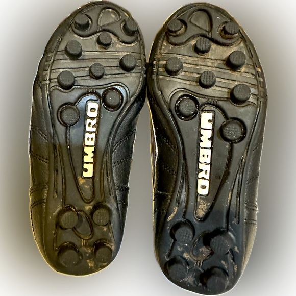 VTG UMBRO SOCCER CLEATS SZ 1.5 KID CHILD UNISEX SOFTBALL BASEBALL SPORTS NOVELTY - Picture 5 of 12